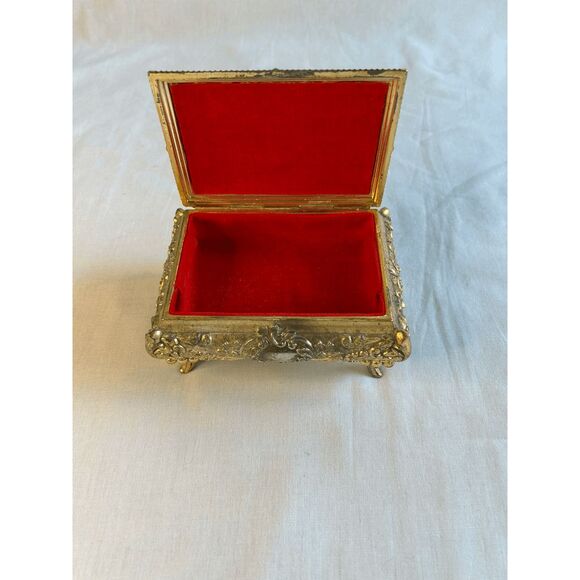Small White/Gold Colored Trinket/Jewelry Box, Red Lined, Footed, Flowers - Picture 2 of 7